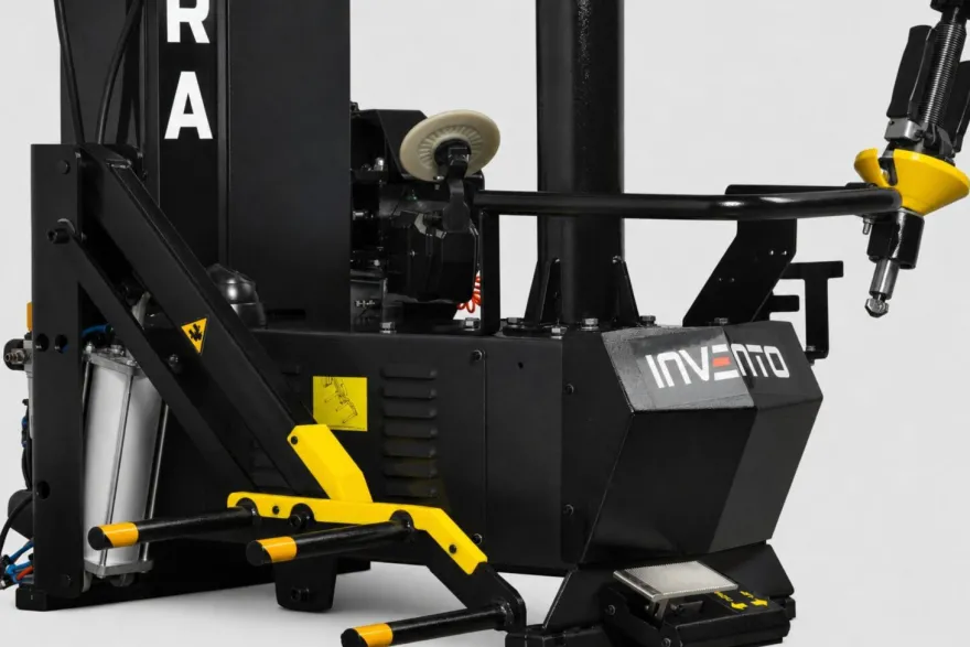 INVENTO COBRA - montażownica bezłyżkowa automatyczna 30", kamera, wyświetlacz, dwa dyski, LL
