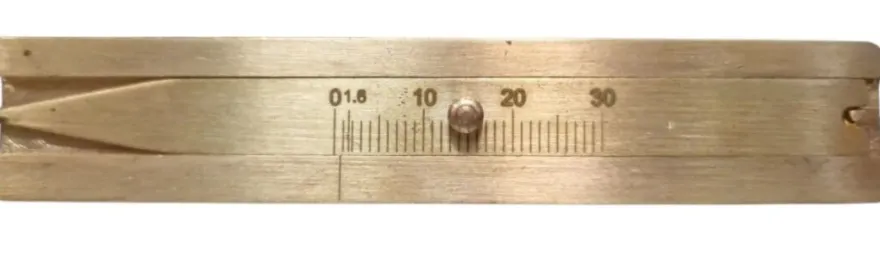 Miernik głębokości bieżnika opon (głębokościomierz) mosiężny, 0–30 mm Rema Tip Top w etui