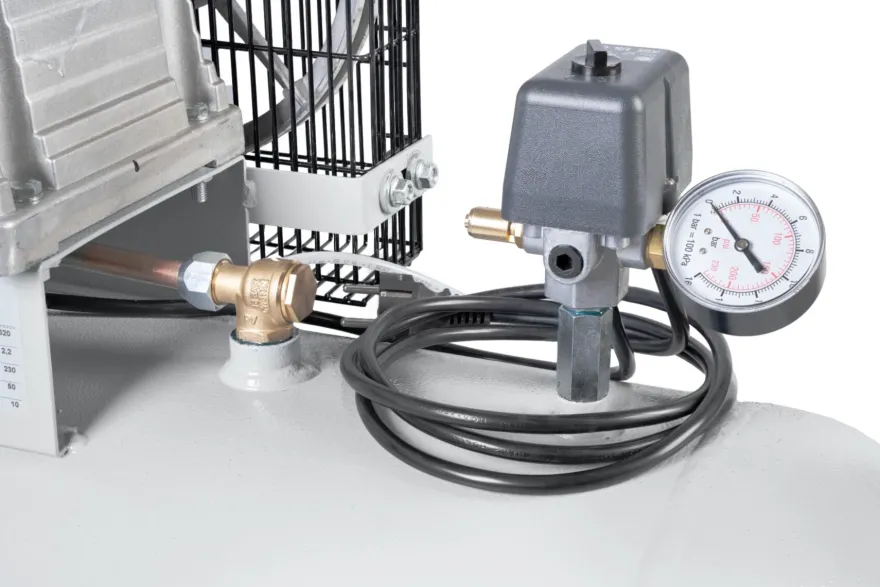 Sprężarka tłokowa olejowa 200 litrów, 10 bar, 230V, 320 l/min